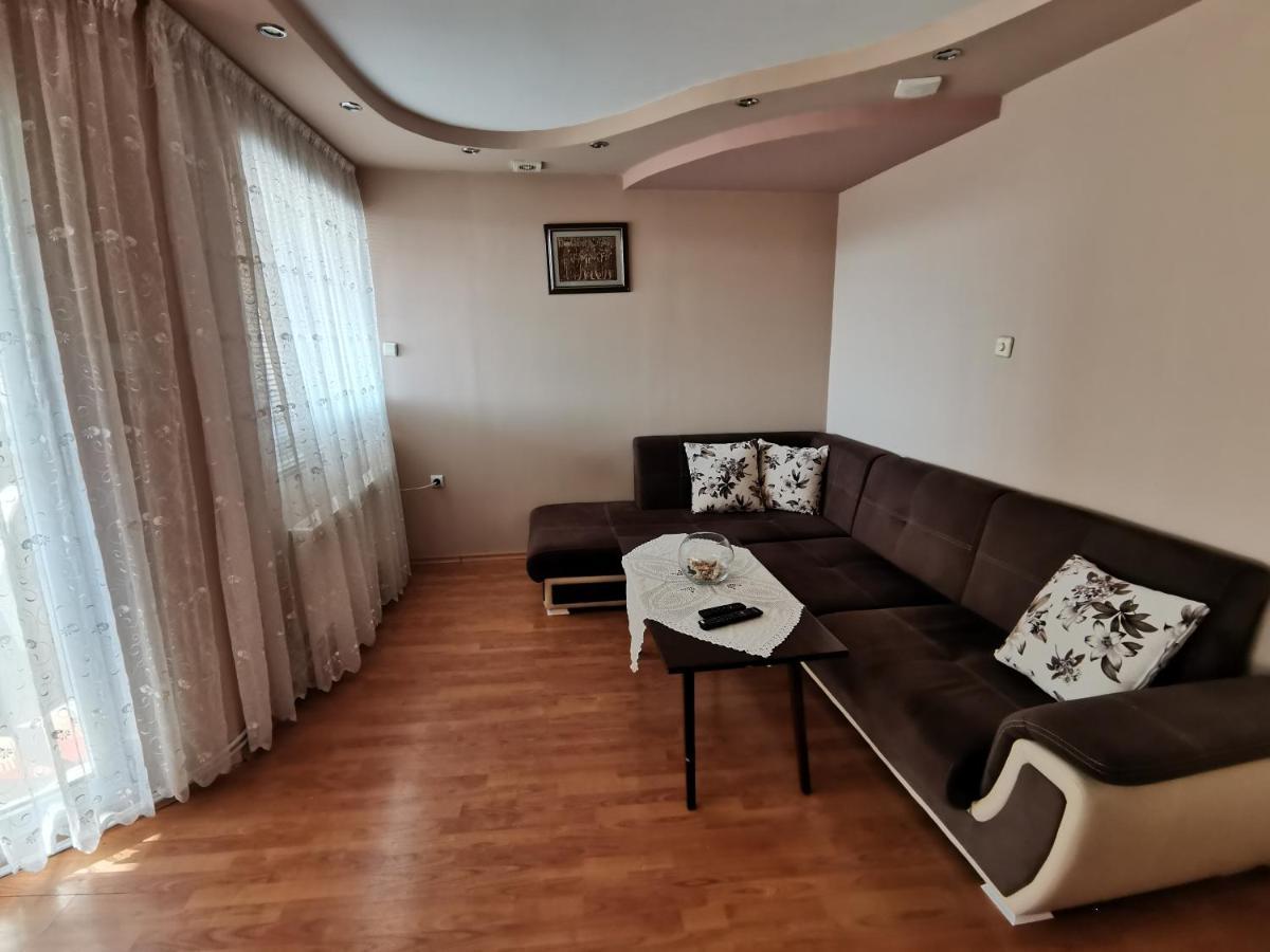 Central Apartment Targovishte Eksteriør bilde