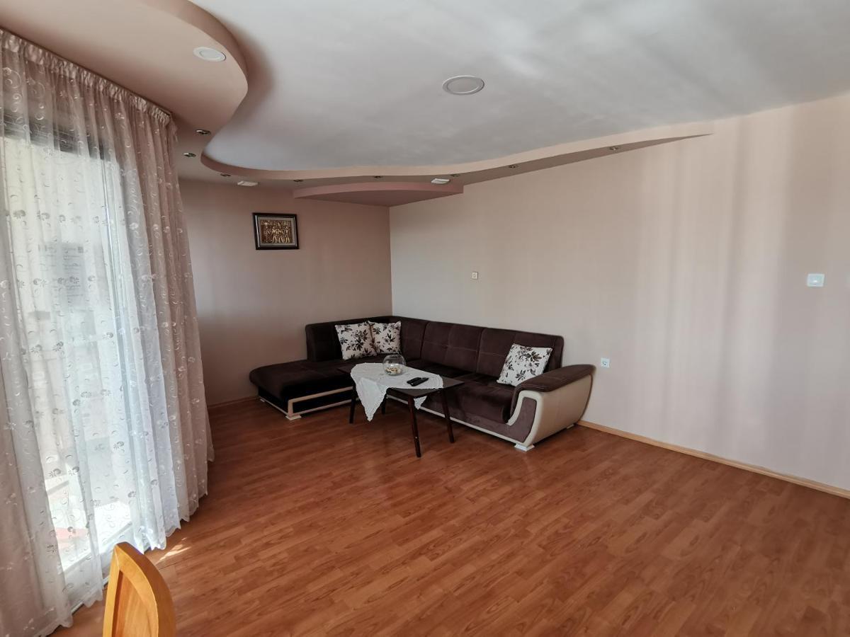Central Apartment Targovishte Eksteriør bilde